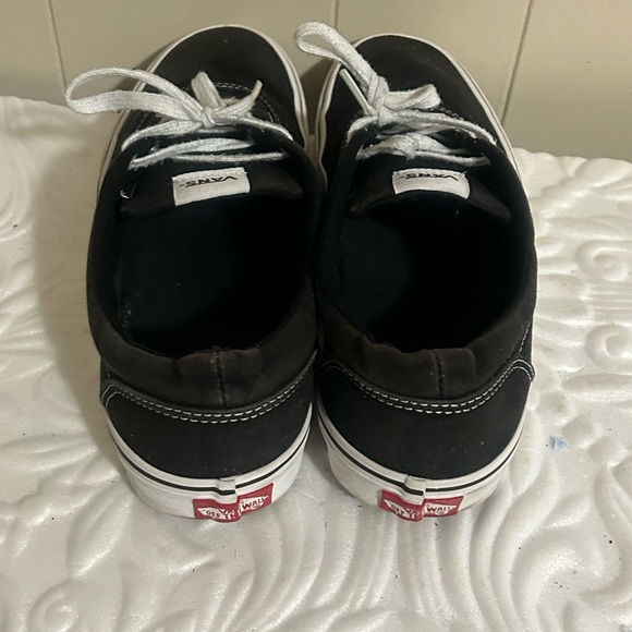 Black Vans black tennis shoes - Picture 8 of 11